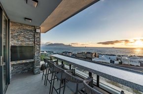 Luxury Beachfront Penthouse, Blouberg- 3 Bedroom